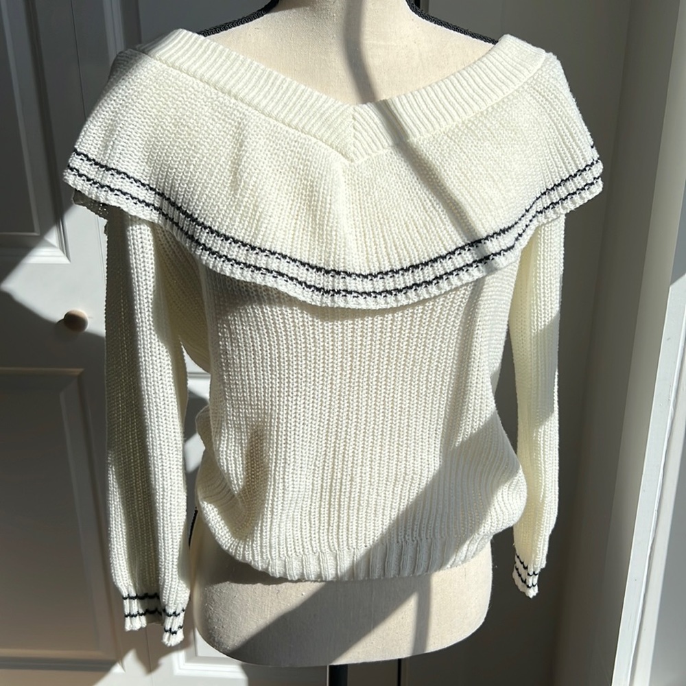 BB Dakota School Sweater